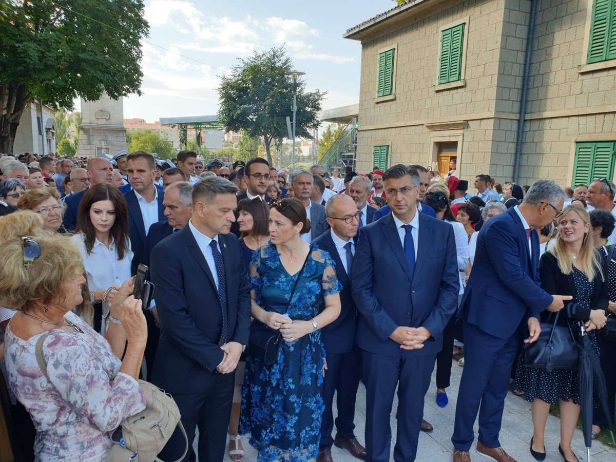 PROSLAVA MALE GOSPE Plenković i Krstičević u Solinu među vjernicima