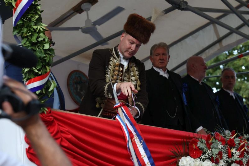 FOTO/VIDEO Pogledajte slavodobitničku povorku