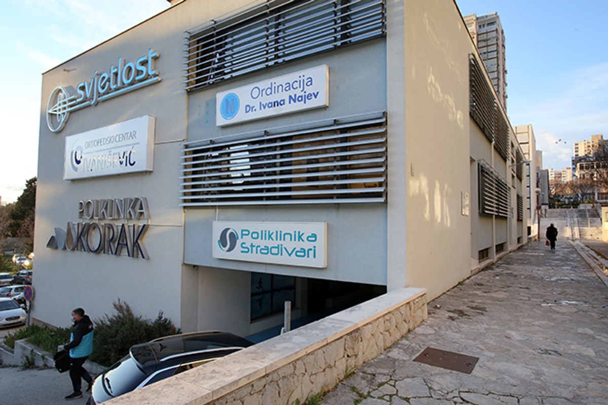 POLIKLINIKA STRADIVARI Prof.dr.sc. Biserka Rešić vrši preglede i praćenja djece s neurološkim poremećajima i bolestima, a ima bogato kliničko iskustvo i uspjehe u liječenju