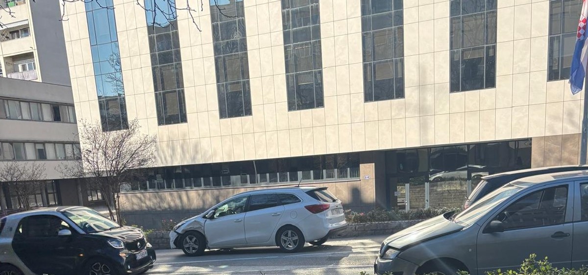 VIDEO Prometna nesreća u Gundulićevoj u Splitu