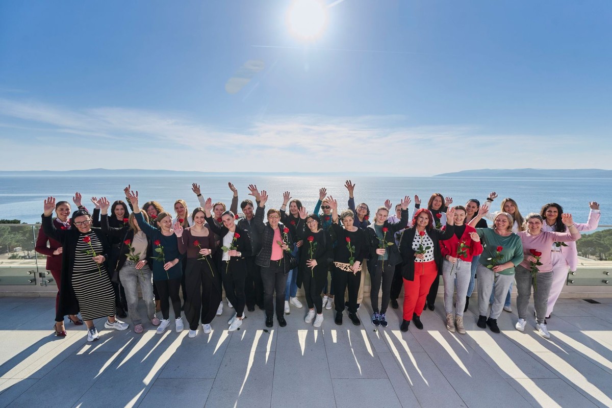 AMINESS PROSLAVIO NJIHOV DAN Više od polovice rukovodećih pozicija u rukama žena