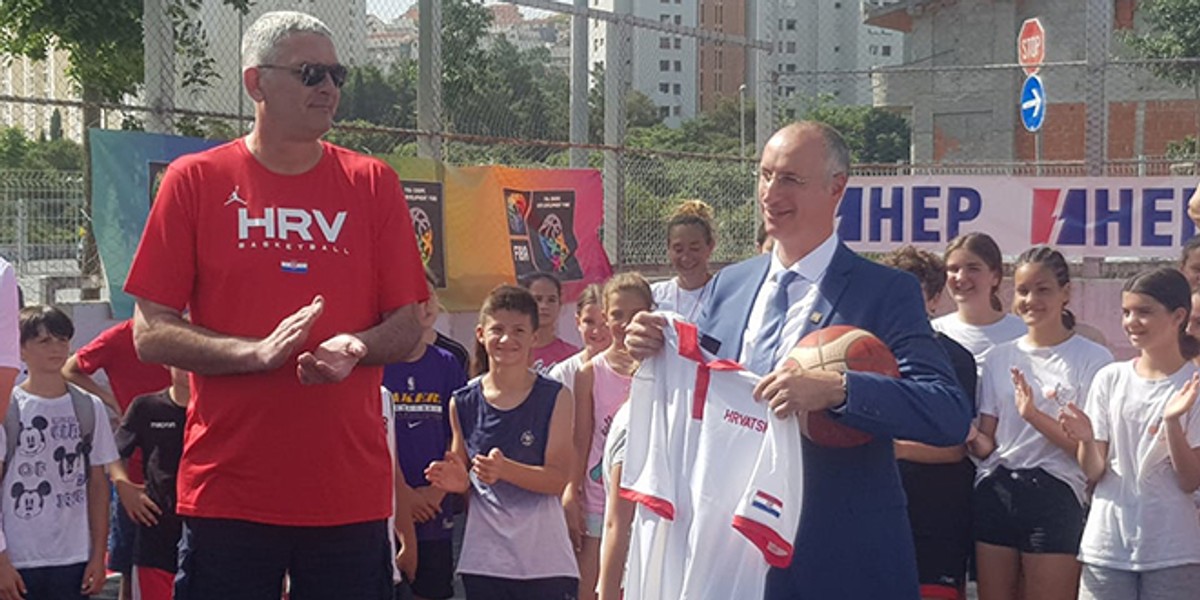 DINO RAĐA DOBIO TEREN: 'Dico, ovo je za vas'