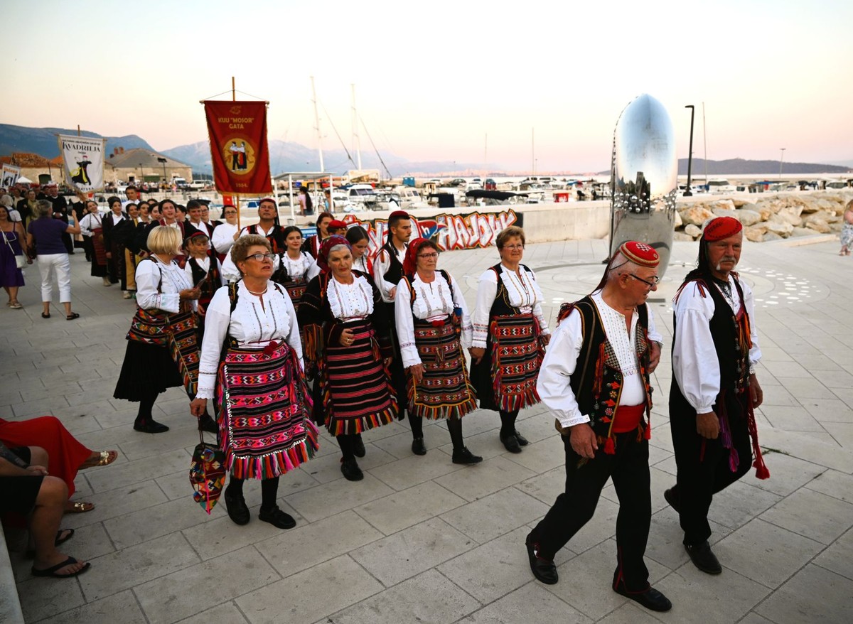 Kaštela ponovno okupila čuvare tradicije: Izabrani folkloraši Splitsko-dalmatinske županije za državne smotre