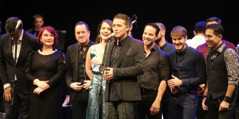 UŽIVO 'ZOVEM PRIJATELJE MOJE': Koncert je završio pjesmom 'Jugo' u izvedbi svih izvođača