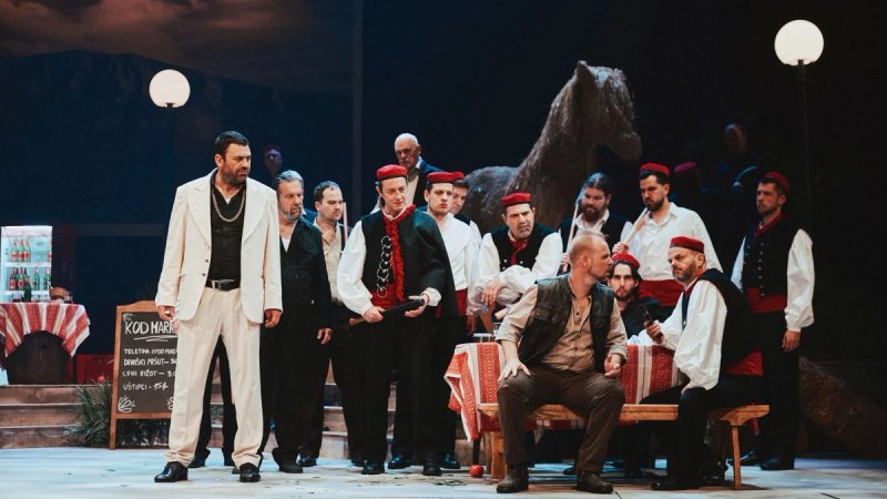 Spektakl u splitskom HNK-u: 'Ero s onoga svijeta' u suvremenom čitanju oduševio premijernu publiku