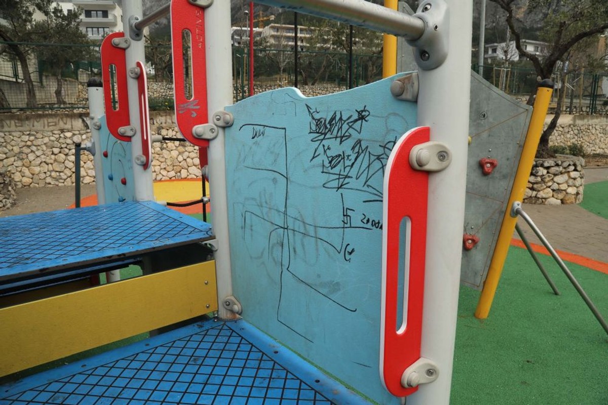 Vandalizam u Makarskoj