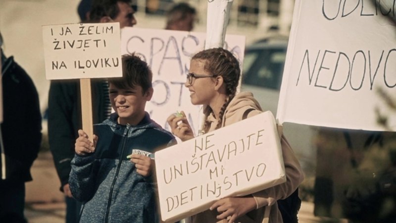 UTORAK U AZIMUTU Projekcija dokumentarnog filma 'Kako je počela pobuna na mom otoku'