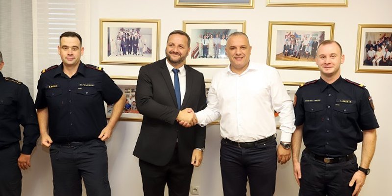 VELIKI DAN Potpisan novi Kolektivni ugovor za 18 radnika JVP-a Podstrana