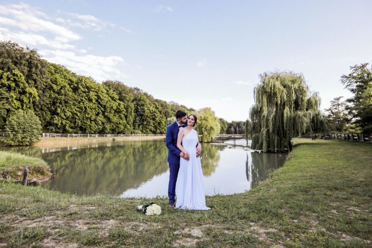 Pravila igre imaju novu pjesmu 'Umrijet' za ljubav', u spotu nikad viđeni kadrovi s vjenčanja članova benda