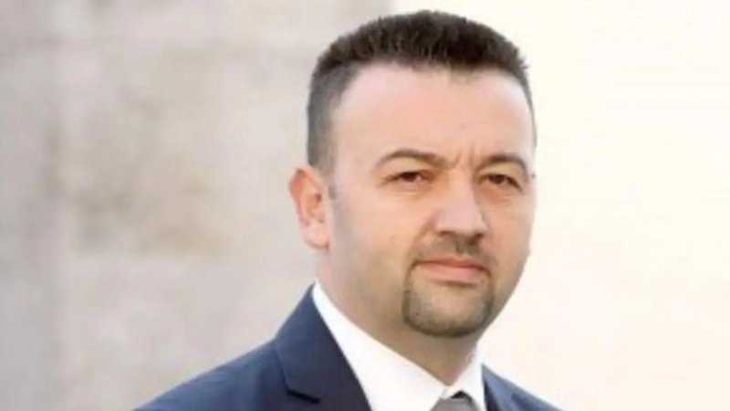 SUVERENISTI: Osuđujemo odluku Vlade Republike Srpske