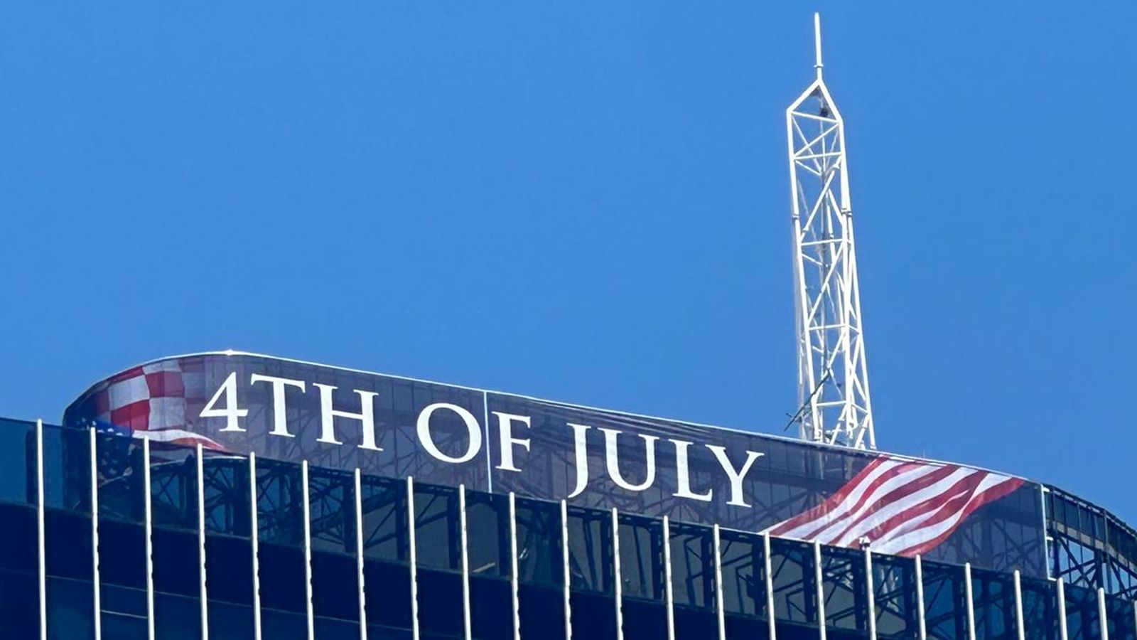 Zanimljiva gesta na Dalmatia Toweru uoči američkog Dana nezavisnosti