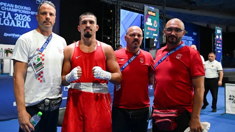 BOKS Antonio Grabić prvi izborio četvrtfinale Europskog prvenstva u Sofiji