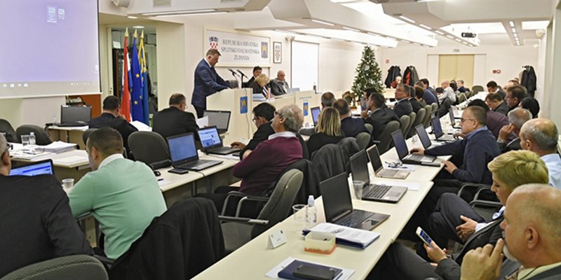 Kada će se ukloniti nelegalni dio objekta na Benama?