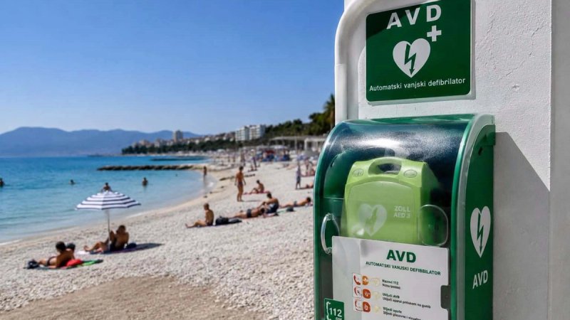 Defibrilatori dostupni na najposjećenijim splitskim plažama