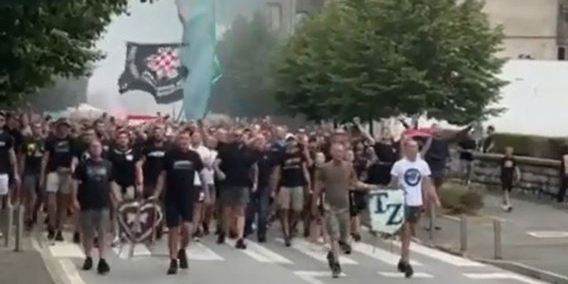 VIDEO Torcida i Tornado u zajedničkom mimohodu u Kninu