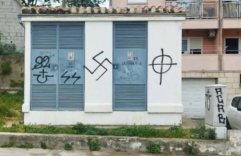 Sramotni grafiti na solinskim zidovima