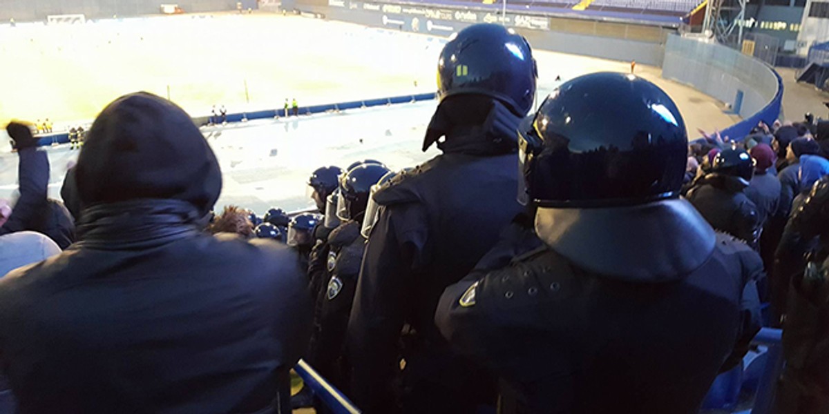 Interventna policija upala na jug, Torcida skandira 'jebo vas Mamić', 'HNS pederi...', te 'oj Jano, Janice...'