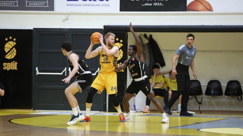 Split svladao Dubravu 80:79