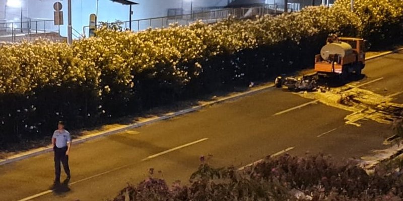 VIDEO: JEZIVA NESREĆA U SPLITU Motociklist koji je podletio pod cisternu preminuo u bolnici