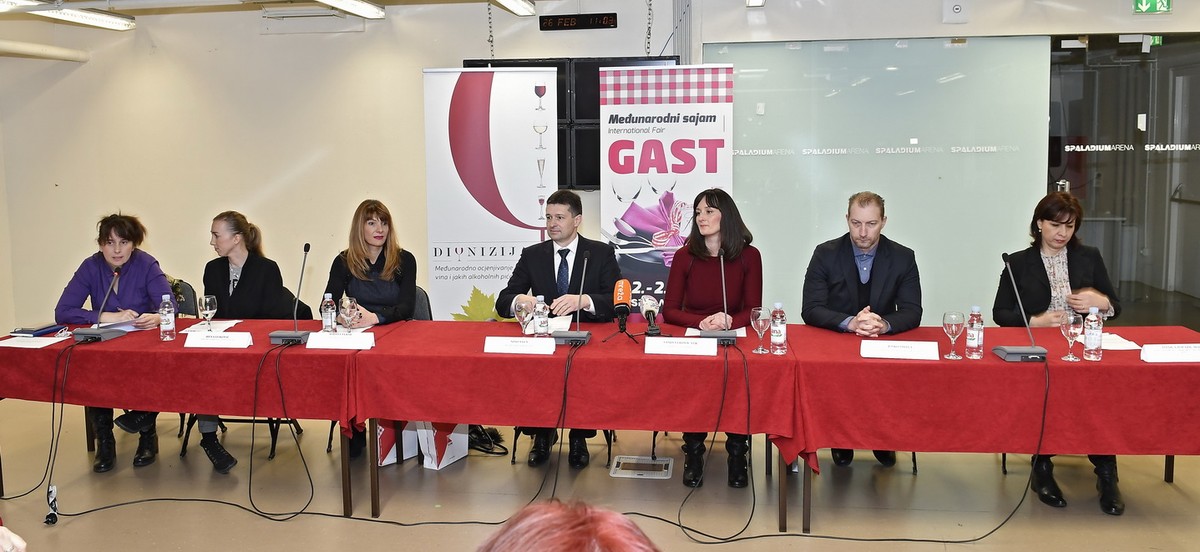 Najava za Gast | Foto: Joško Šupić