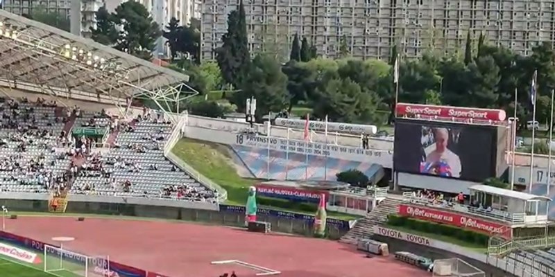 VIDEO: Na Poljudu odana počast papi Franji, pogledajte koju su pjesmu pustili njemu u čast