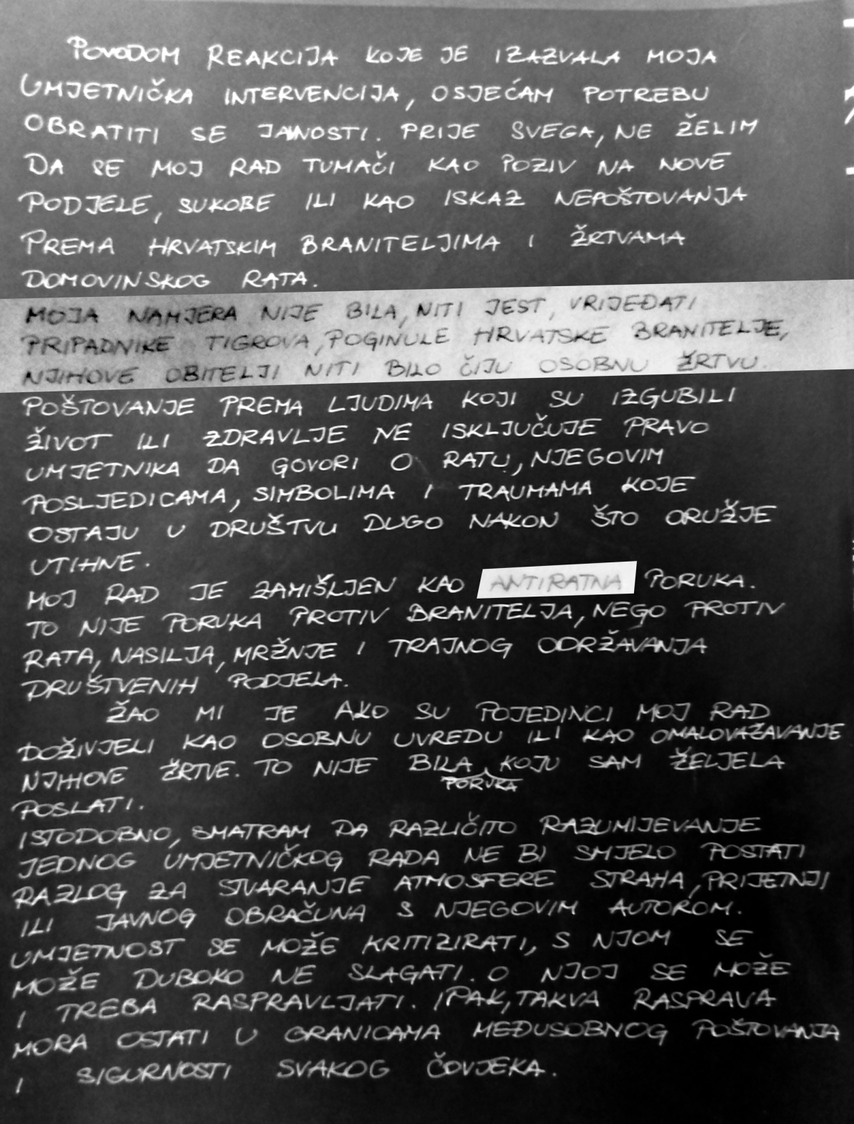 Umjetnica nakon burnih reakcija na oštećivanje grba Tigrova: 'Moj rad je antiratna poruka'