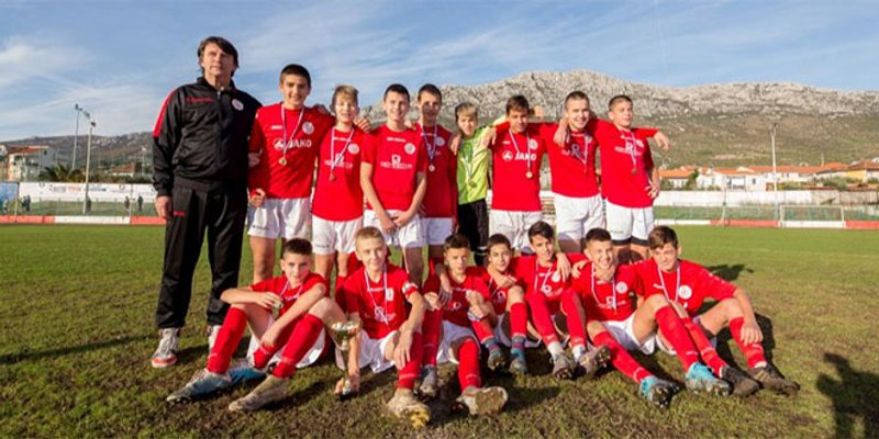 FOTOGALERIJA: Pioniri GOŠK-a osvojili turnir 'Super Mario', svečano otvoren pomoćni teren u Kaštel Gomilici!