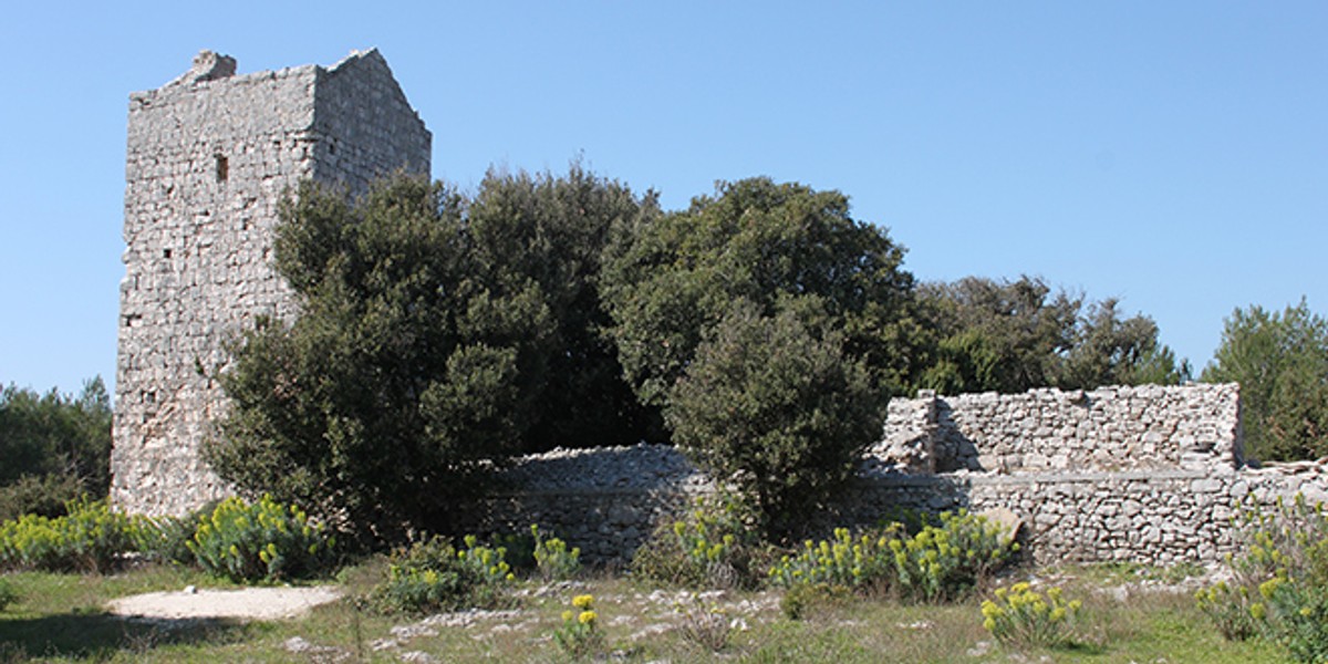 Tvrđave na Braču: Pučišća znaju zvati lukom kula