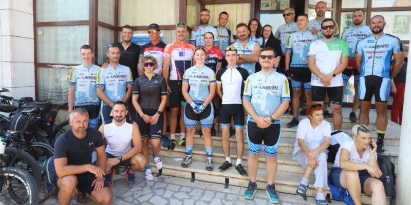 BICIKLIMA IZ MEĐUGORJA DOŠLI U SINJ Najmlađa članica BK Mostar: Zahvalni smo Bogu što nam je to dozvolio
