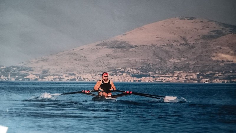 Od mora do dvorane: Zašto je veslanje vrhunski kardio sport, a veslački ergometar najmoćnija sprava u teretani