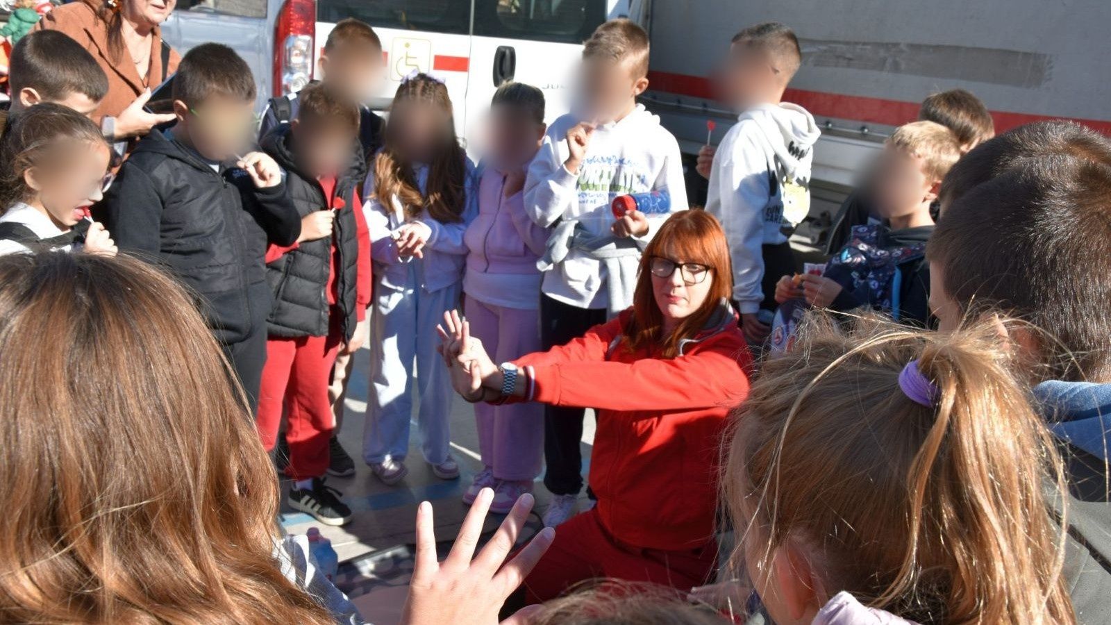 Djecu u Kaštelima upoznali s djelovanjem žurnih službi, poseban je bio povod