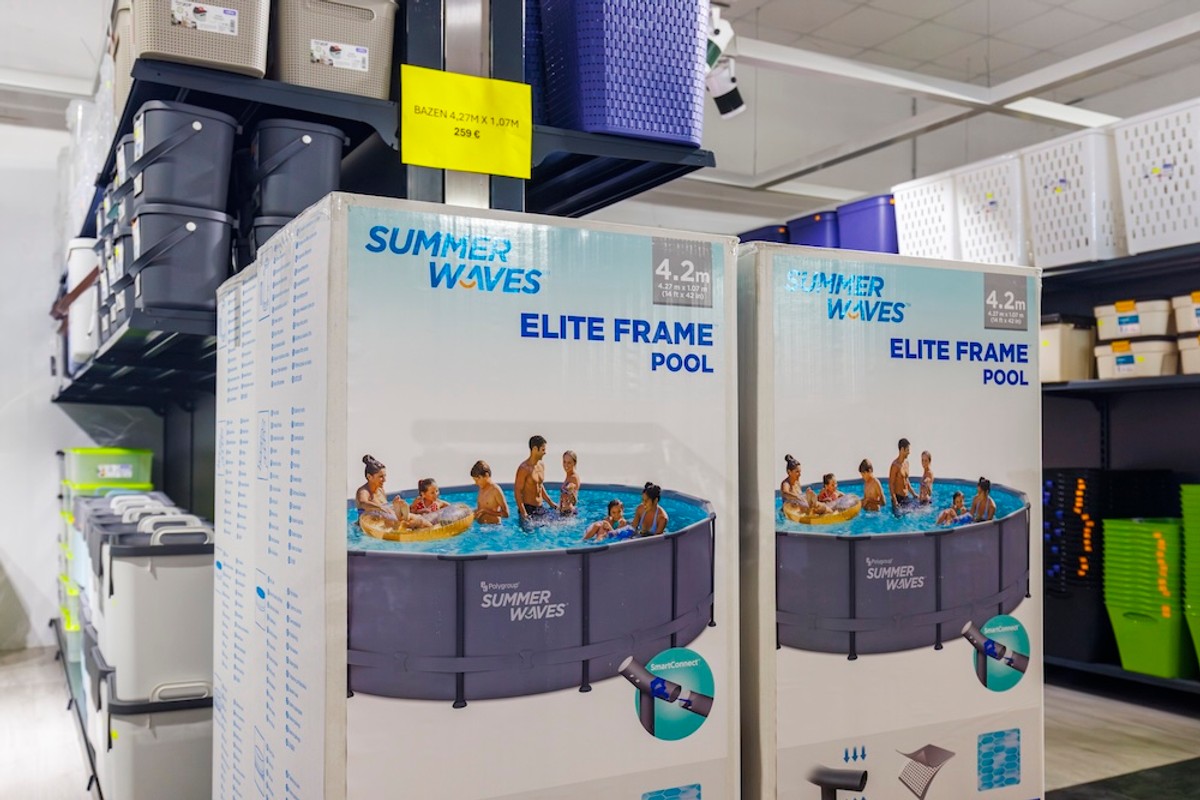 Kreće totalno ludilo u Kaštelima, poznati outlet šokirao niskim cijenama: Od danas imaju kućanske aparate, alat, bazene, jacuzzije...