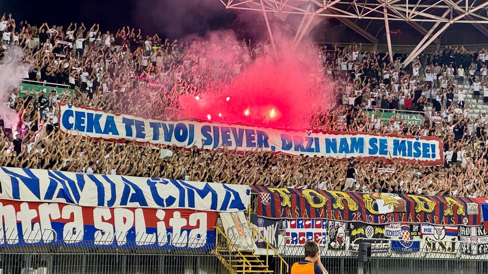 Torcida istaknula poruku podrške Miši