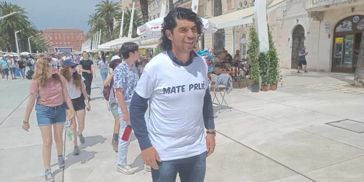 UŽIVO S RIVE: Pogledajte video, hajdučka pjesma ori centrom grada