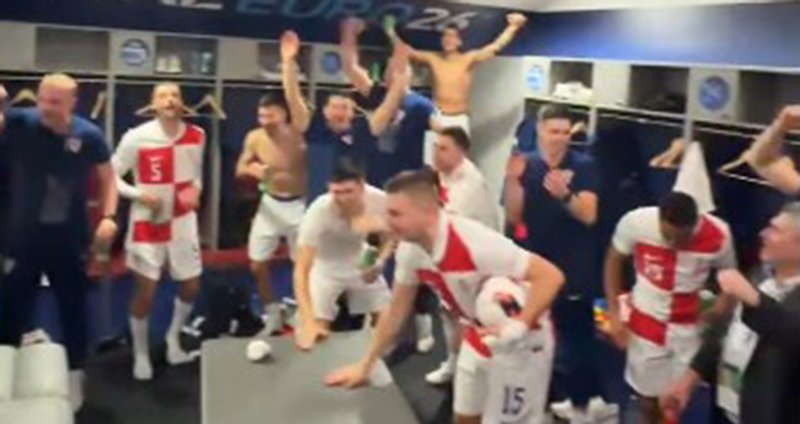 VIDEO IZ SVLAČIONICE: Pogledajte kako hrvatska futsalska reprezentacija slavi broncu