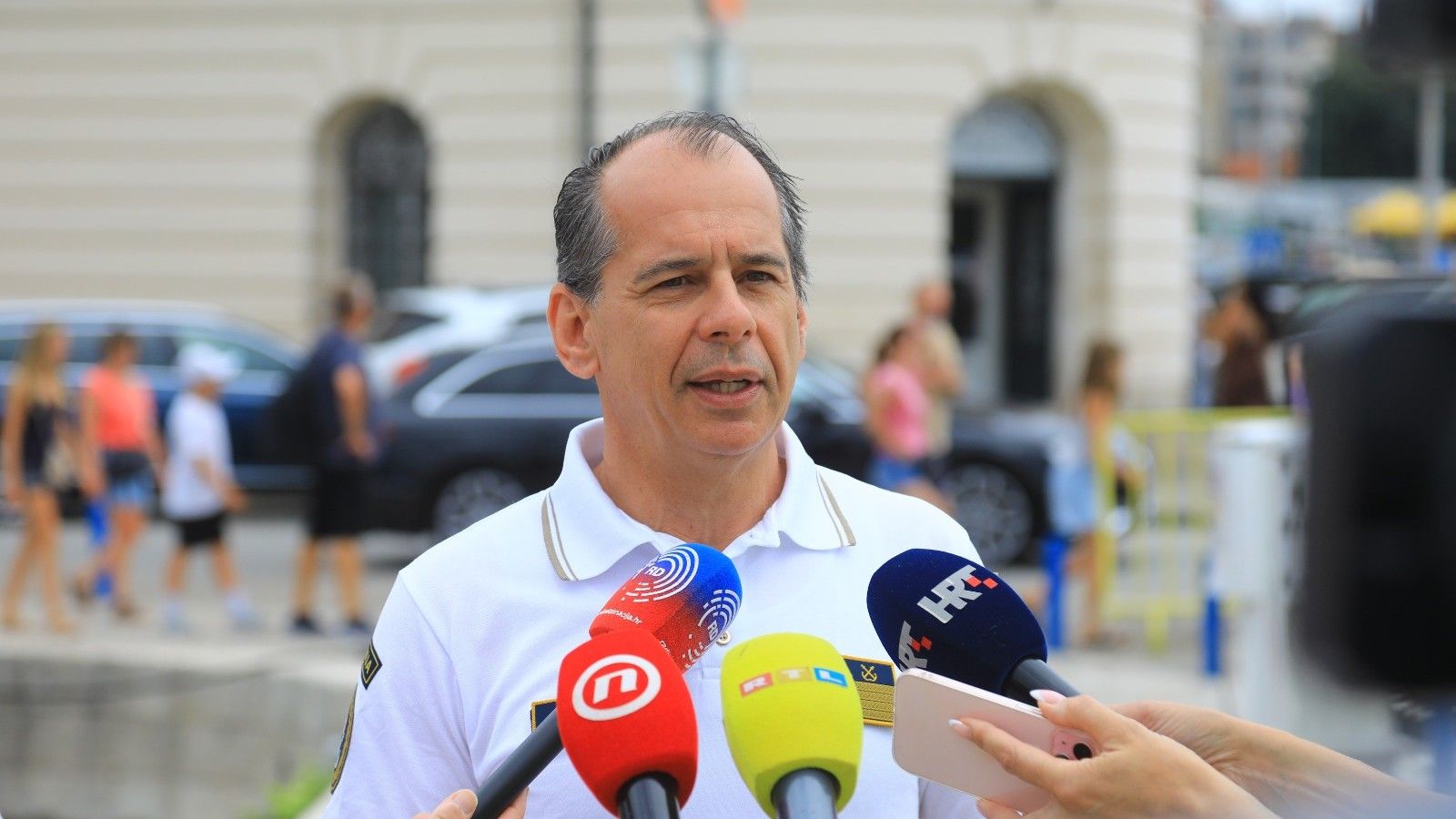 Valovi s katamarana odnijeli 46-godišnjeg Austrijanca dok je pokušavao skinuti konop s propelera