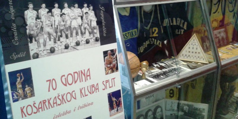 Izložba i tribina '70 godina košarkaškog kluba Split' u Kući slave splitskog sporta: 69 dresova i jedan džemper