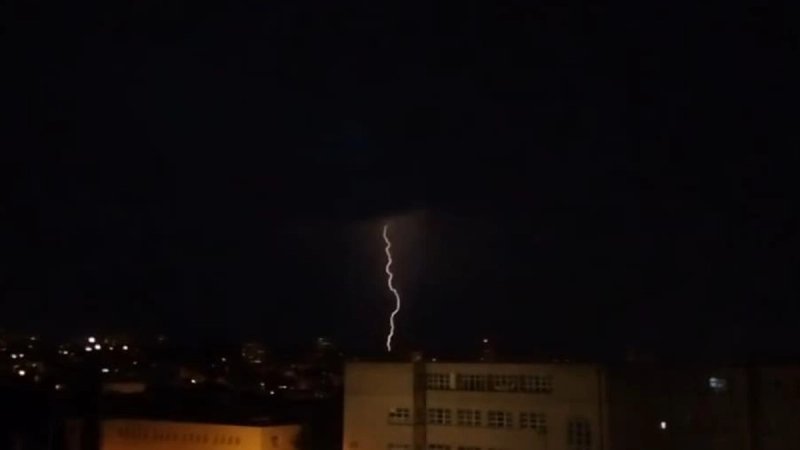 VIDEO Munje i dalje sijevaju iznad Splita