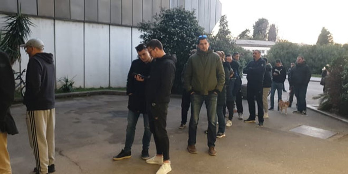 ČEKA SE I PO MRAKU: Velik interes za utakmicu juniora