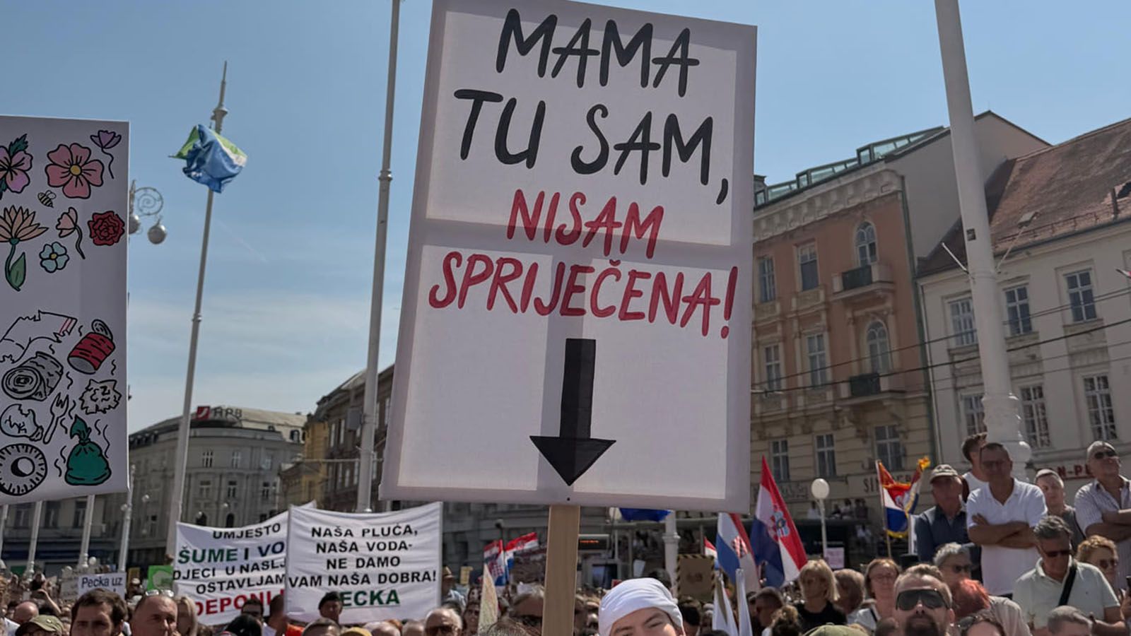 Thompson nije viđen na prosvjedu, ali nije moglo proći bez njega...
