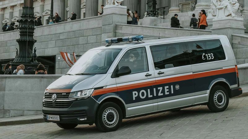 ŽENI REKAO DA ĆE NEKOG UBITI: Hrvat u Linzu izbo dvojicu Afganistanaca, jedan je umro