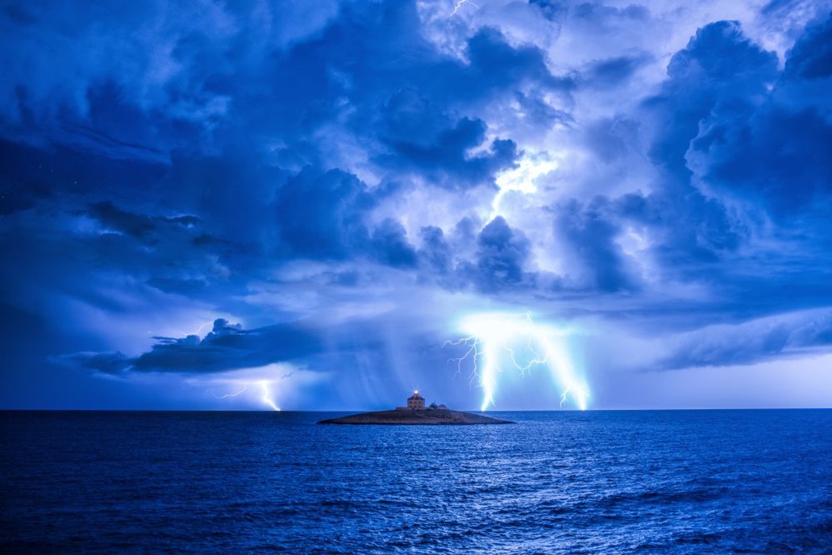 VELJKOVA FOTO-KRITIKA: Odlične svjetlosne fotografije za kraj godine!