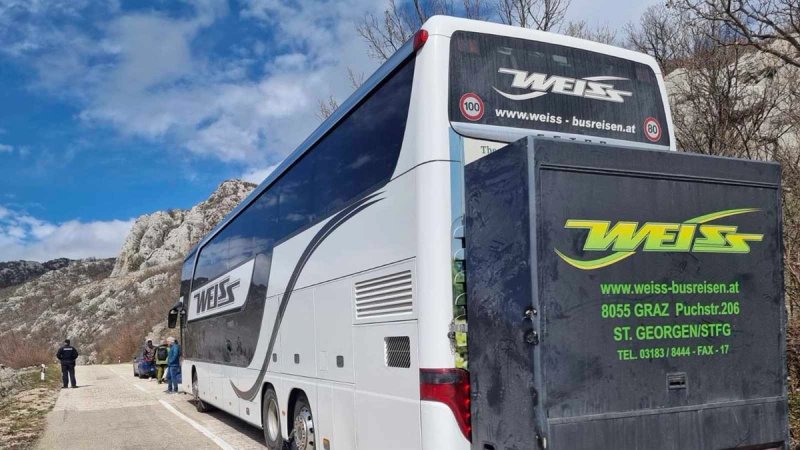 DRAMA KOD OBROVCA Autobus zapeo zbog olujnog vjetra, putnici u privremenom smještaju