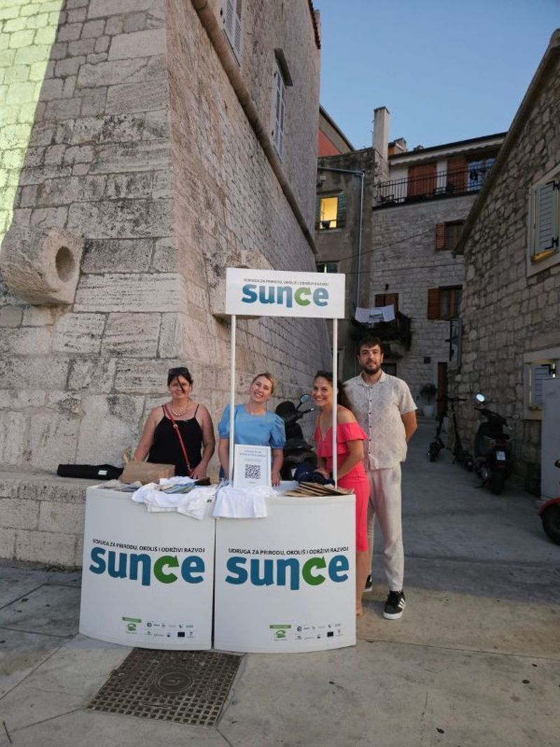 Projekcija Sunca u Komiži: Najvažnija lekcija večeri nije stigla s pozornice, nego iz dječjih pitanja