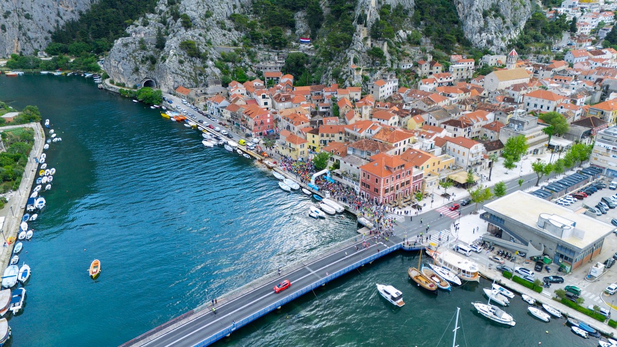 Omiš potvrdio status trkačke destinacije: 600+ trkača iz 12 zemalja na jubilarnom polumaratonu  