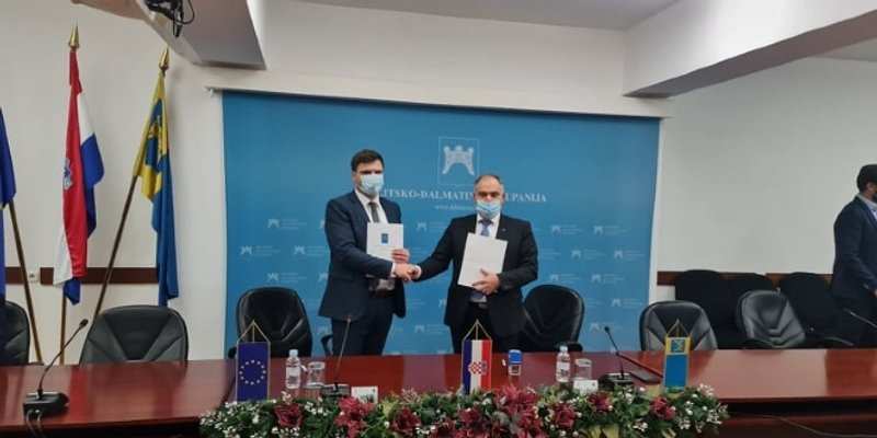 LIJEPA GESTA Svi četvrtaši Sisačko-moslavačke županije dolaze na ljetovanje u Dalmaciju!