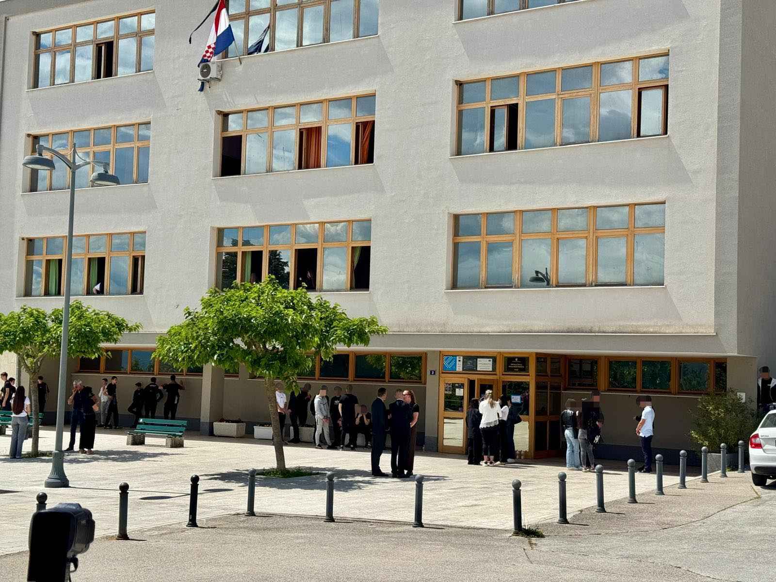 Dan žalosti u Drnišu