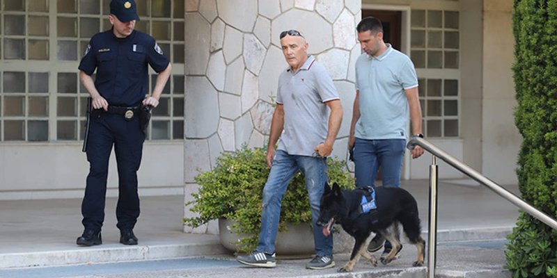 DOBILI MAIL Splitskoj policiji prijavljeno da su postavljene bombe u Banovini, trgovačkom centru, na spomeniku i u crkvi