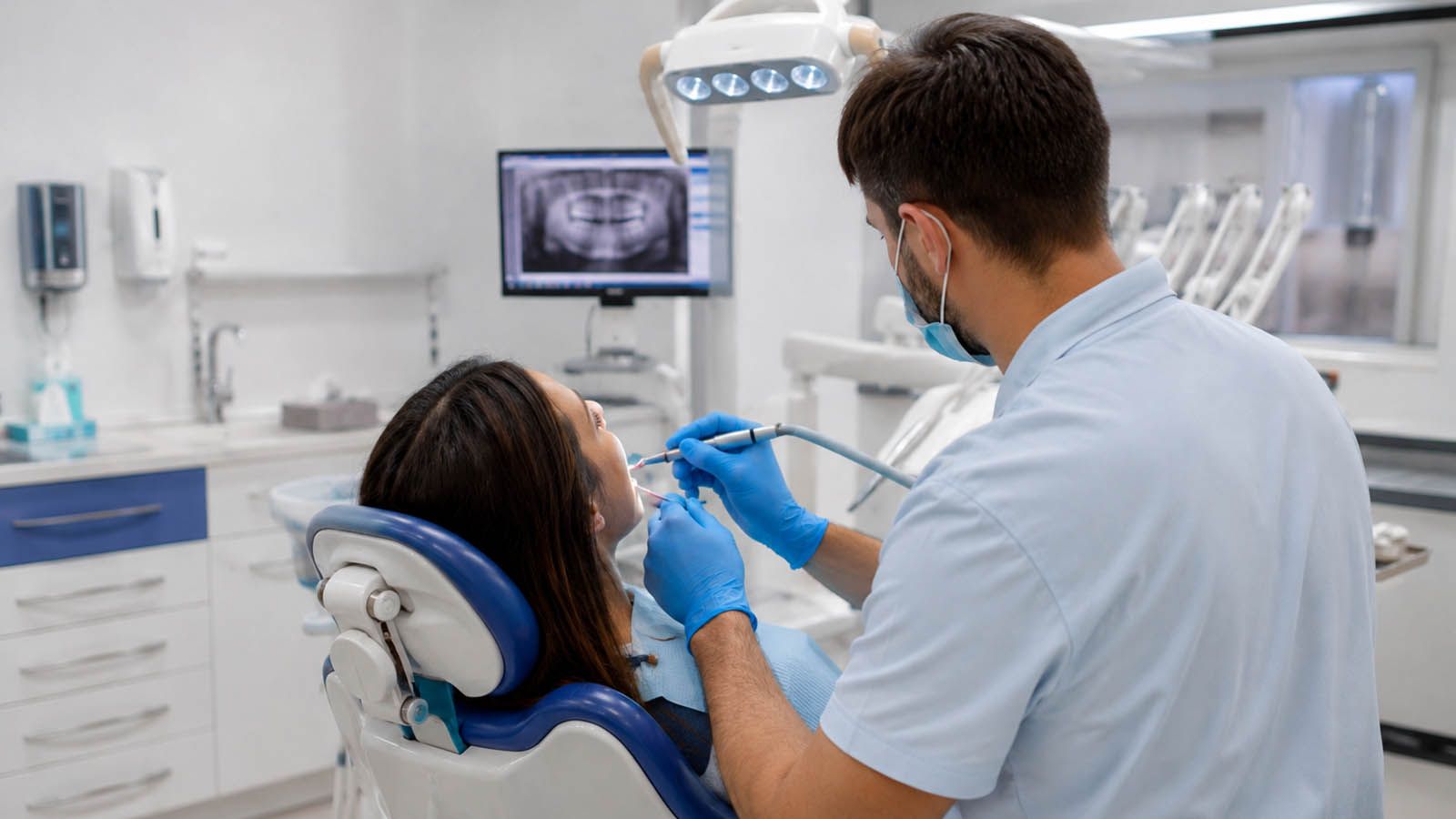 TAJANSTVENI HUMANITARAC Splitski zubar želi pomoći zajednici, javite nam se ako trebate dentalne usluge