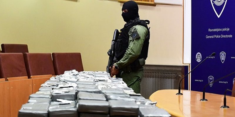 Kaštelani švercali kokain iz Nizozemske u Ujedinjeno Kraljevstvo, droga je bila skrivena u sofisticiranom skrovištu u kamionu